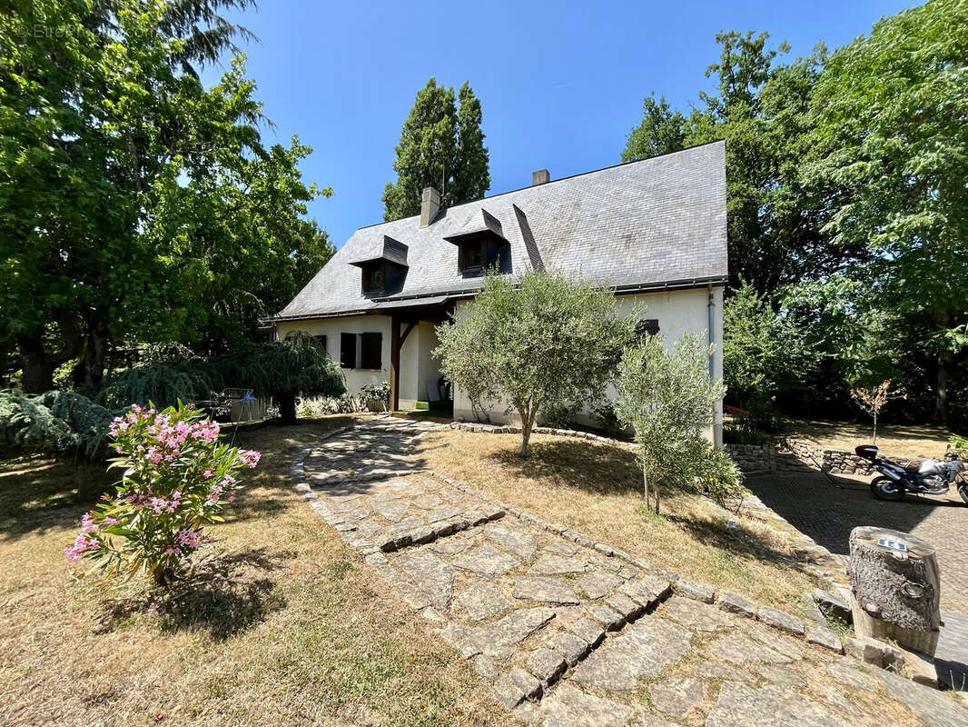 Maison à LES PONTS-DE-CE