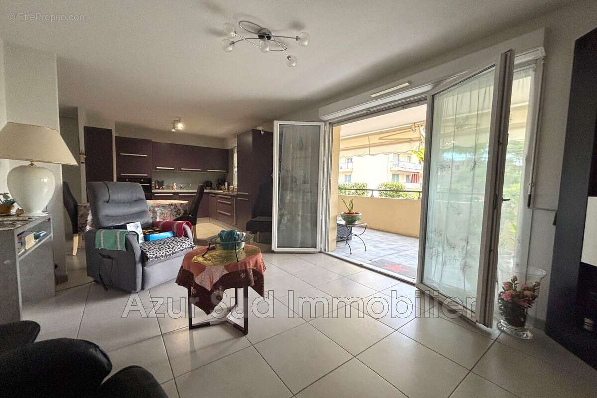 Appartement à VALLAURIS