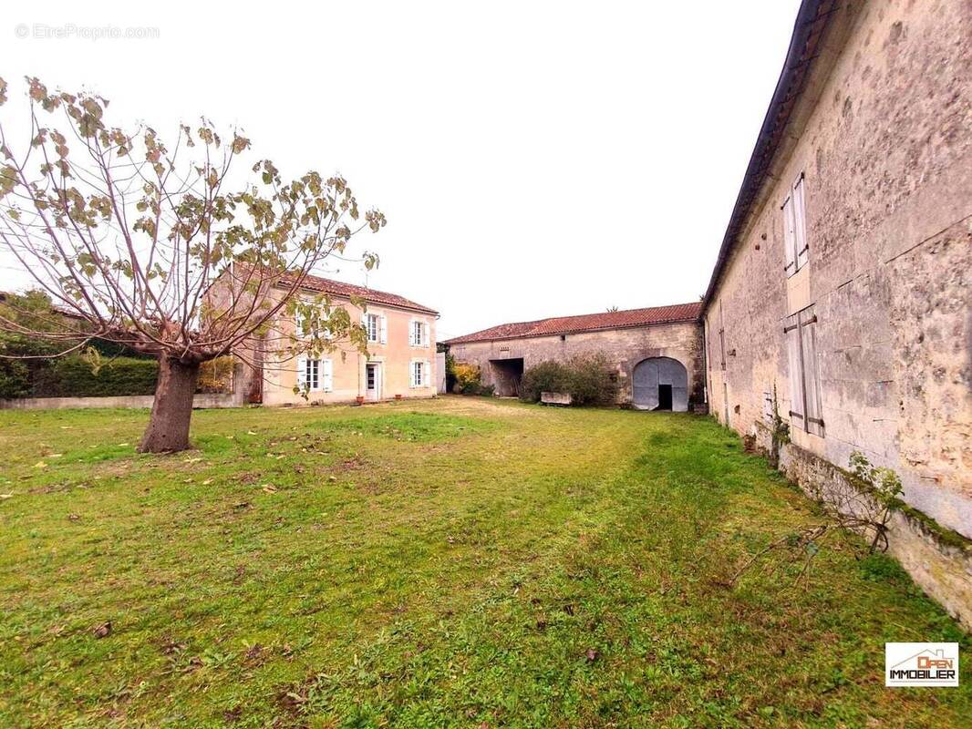 Maison à SAINT-SATURNIN