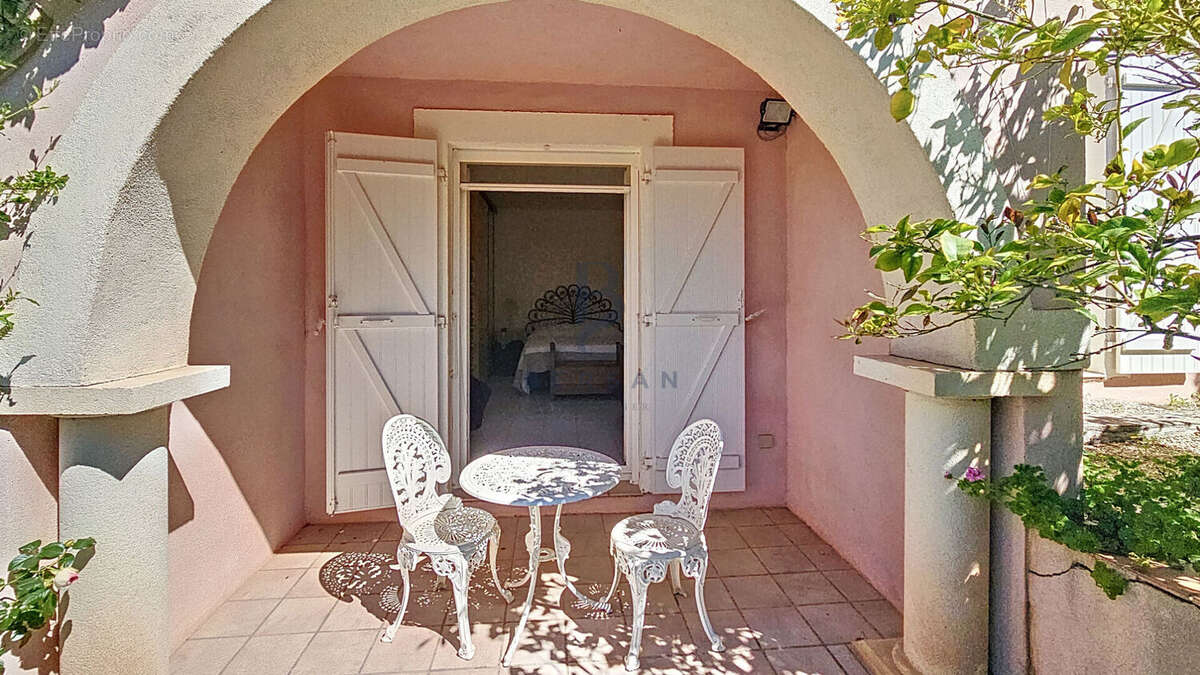 Maison à FREJUS