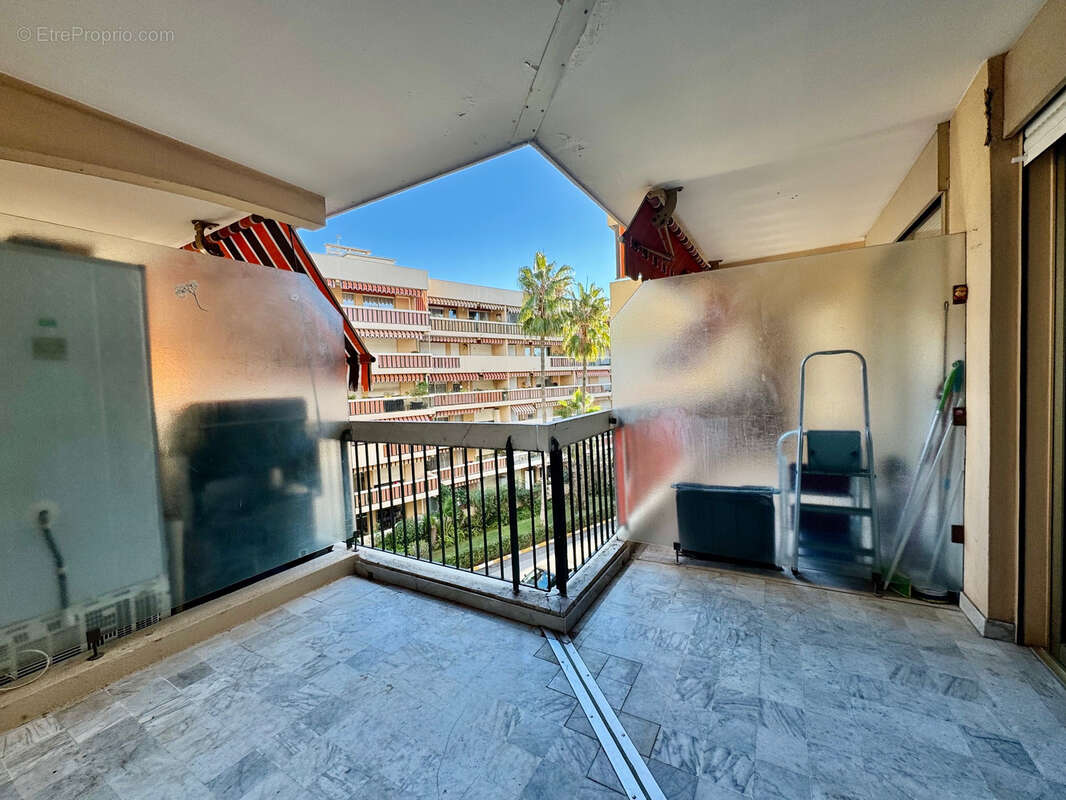 Appartement à VALLAURIS