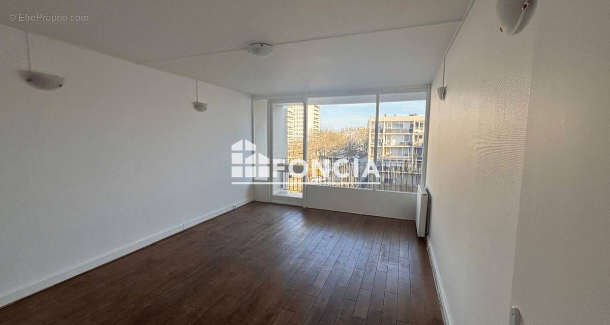 Appartement à VILLENEUVE-SAINT-GEORGES