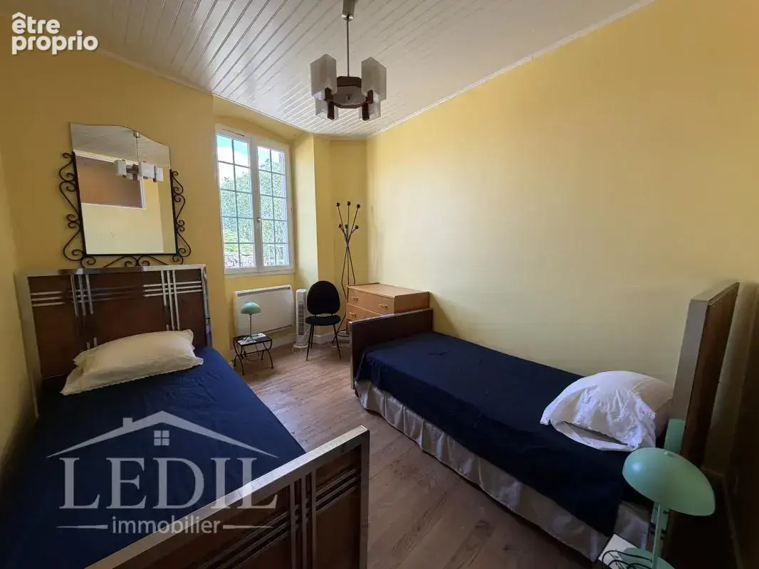 Maison de village avec terrasse et cour - photo 9