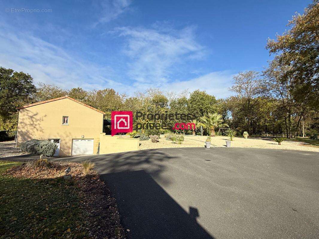 Maison à FONTEVRAUD-L&#039;ABBAYE