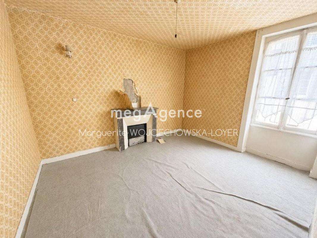 Maison de ville en pierre avec double garage - Fort potentiel - photo 14