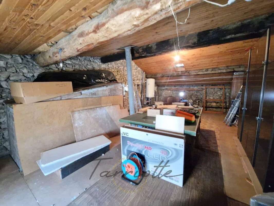 Appartement à ROCHEMAURE