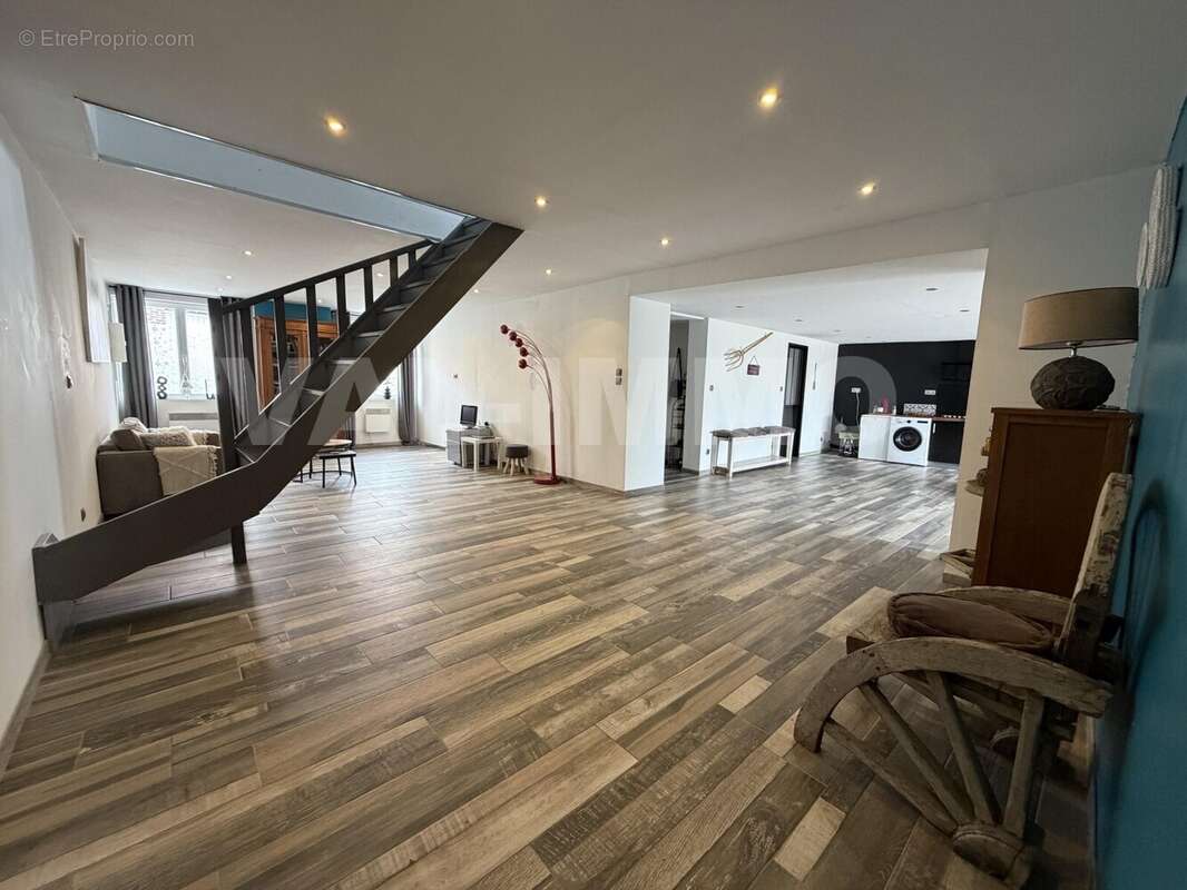 Maison 136 m² à Oisy-Le-Verger  - photo 4