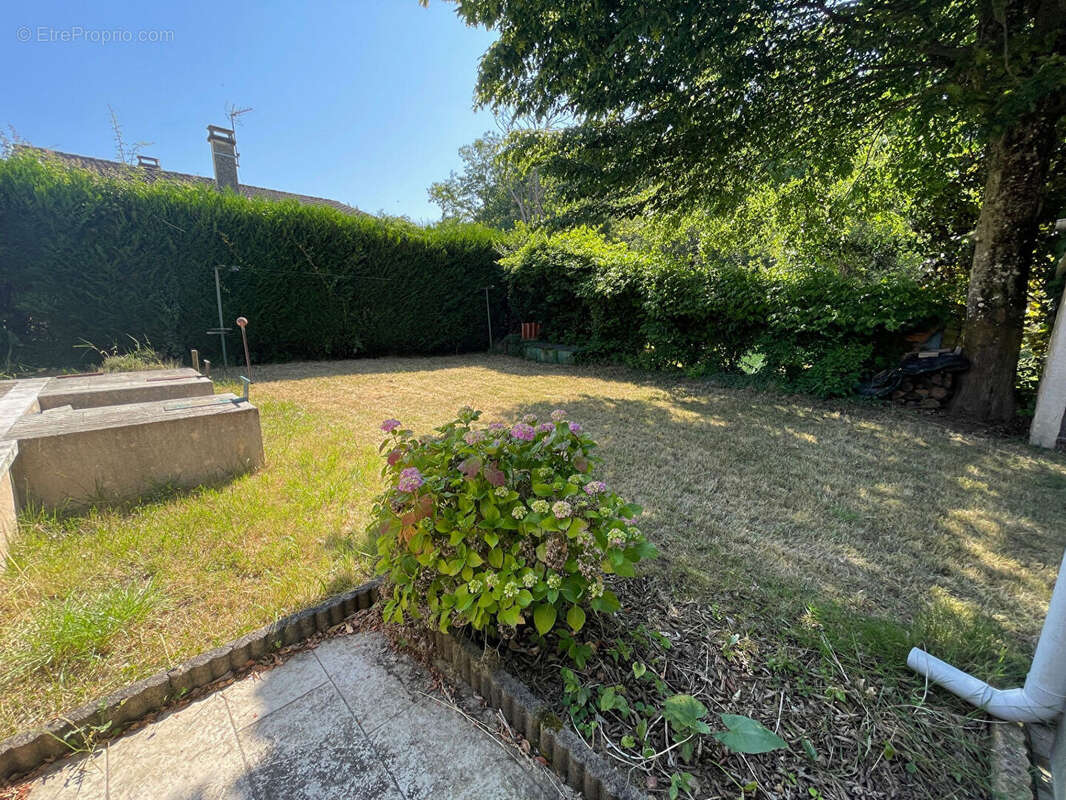 Maison à FONTAINE-LE-COMTE