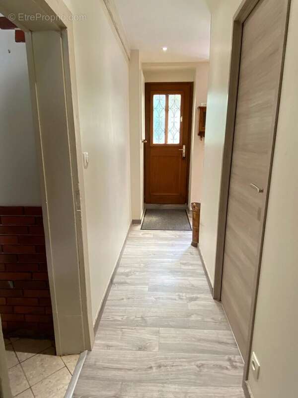 Maison 5 chambres , terrain 549 m² - photo 4