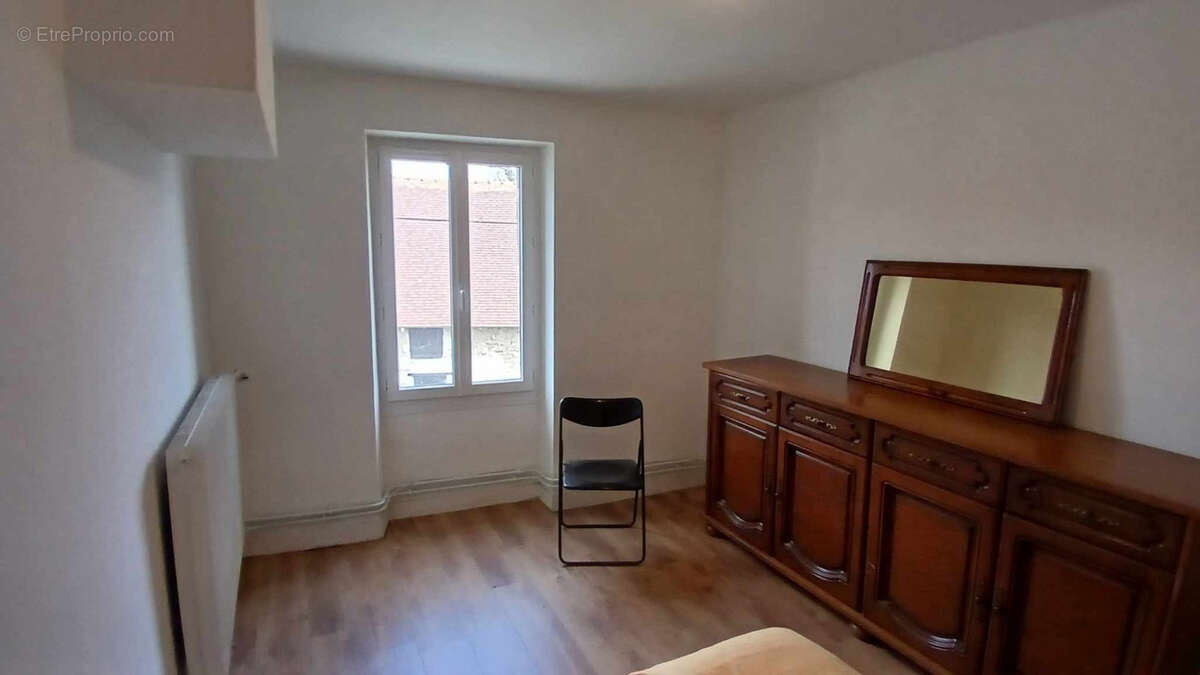 Maison à MAGNAC-LAVAL