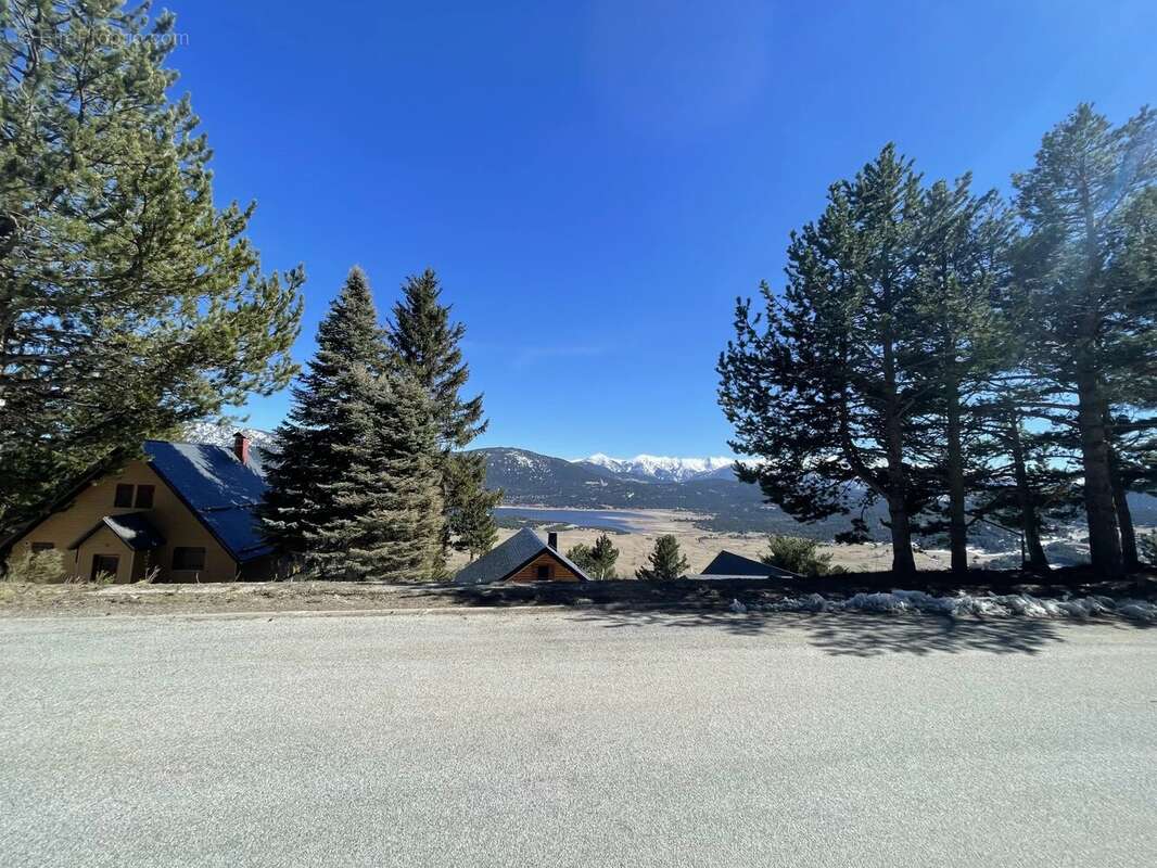 Terrain à LES ANGLES