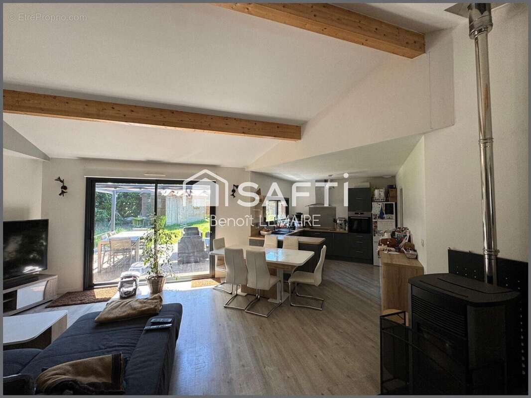 Maison 103 m² à Saint-Michel-De-Rieufret  - photo 2