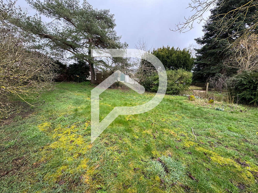 Terrain à BONNIERES-SUR-SEINE