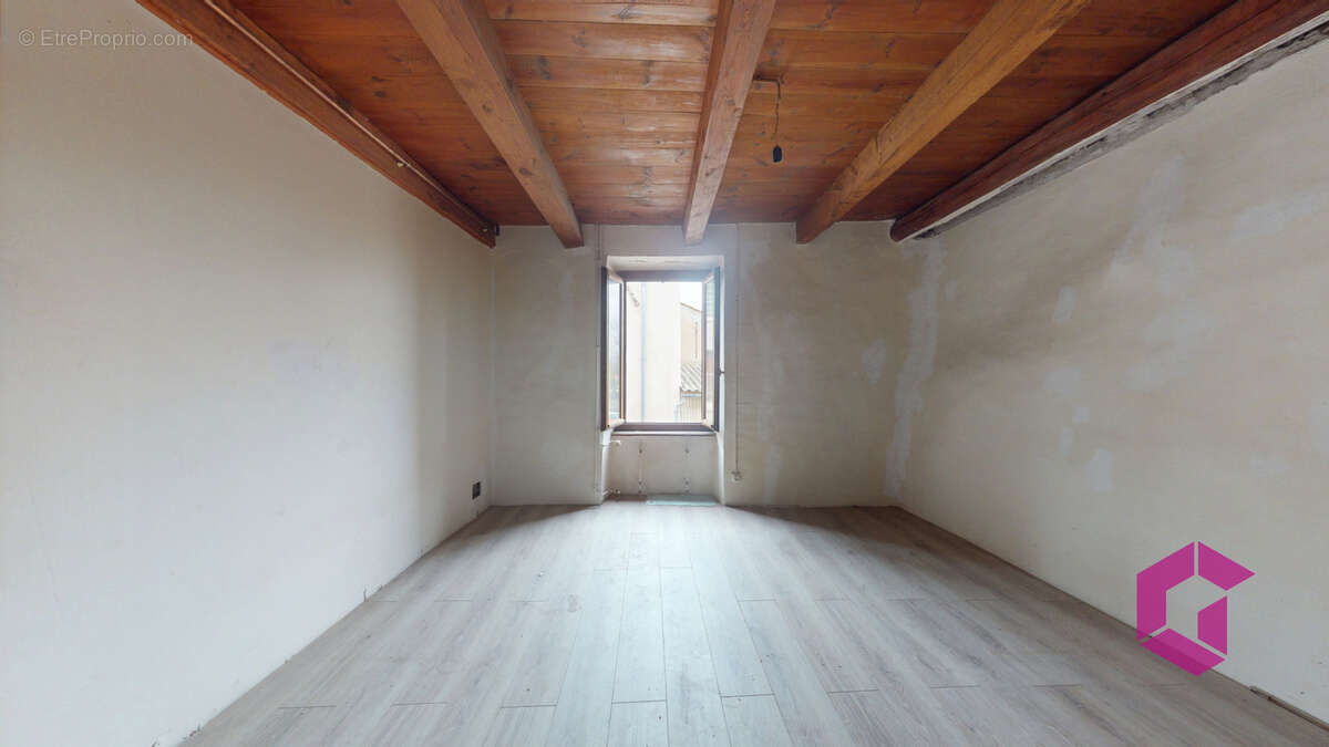 Maison de village sur 3 niveaux - photo 3