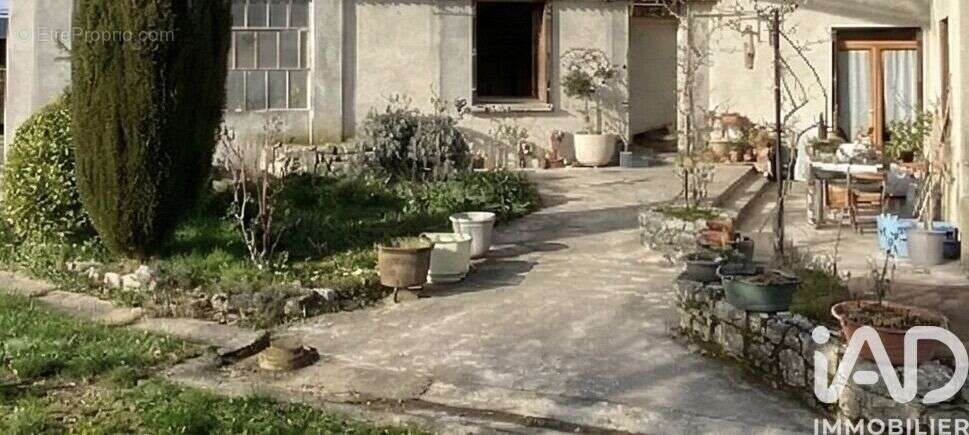 Photo 3 - Maison à SAINT-HILAIRE-DU-ROSIER