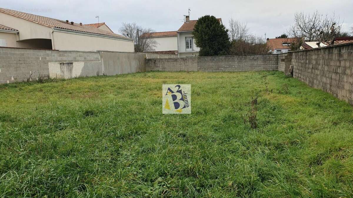 Terrain à ANGOULEME