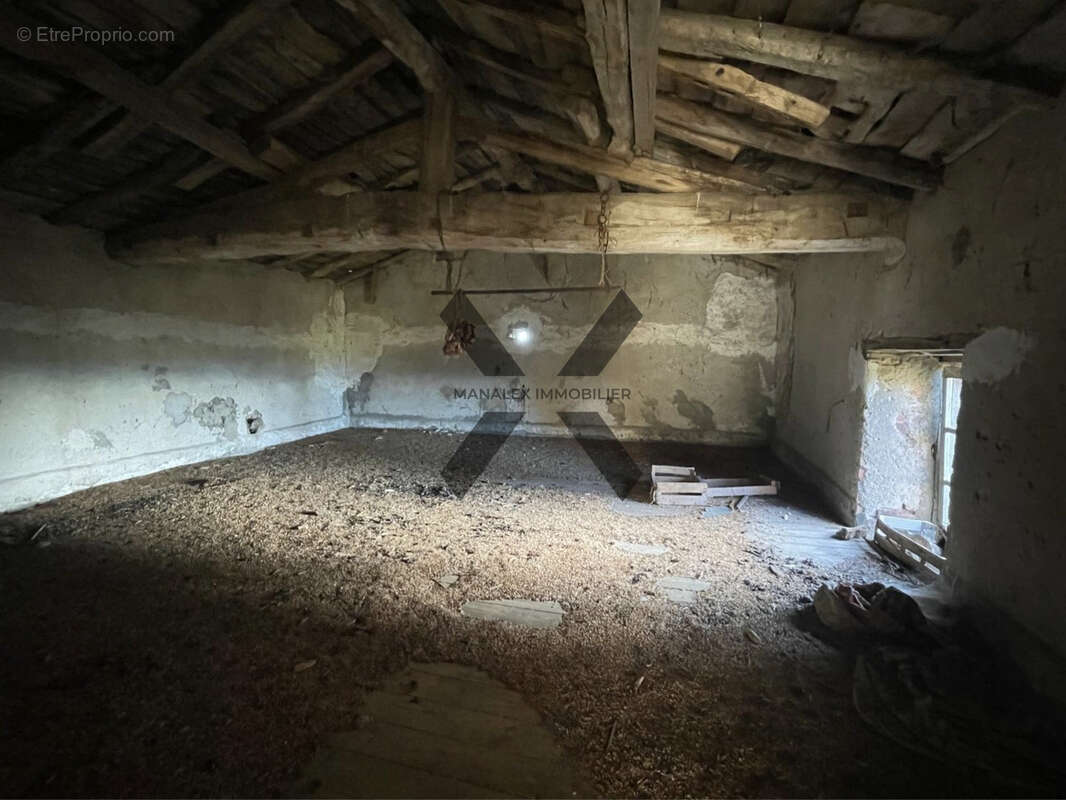 Maison à SAINT-PRIEST-LA-ROCHE