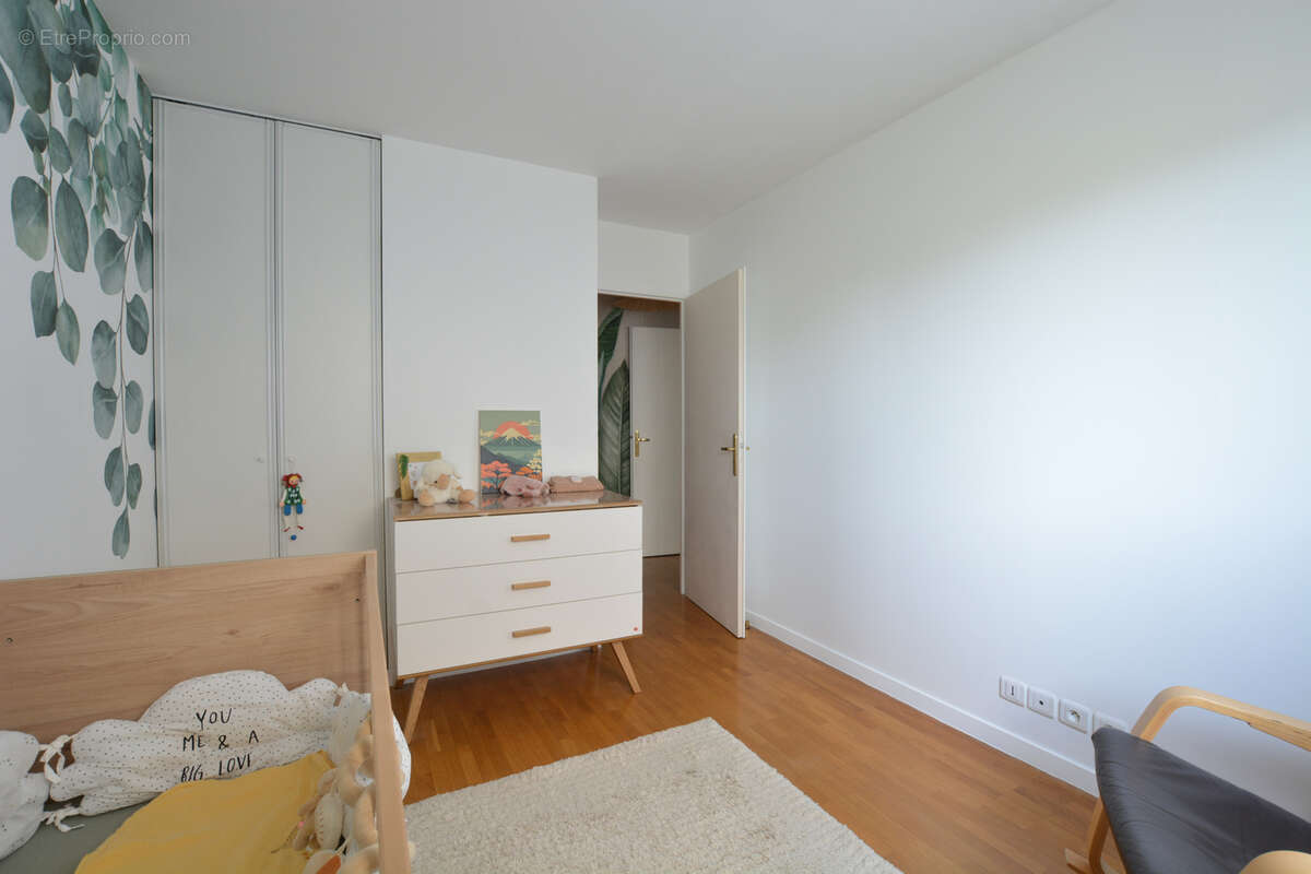 Appartement à COURBEVOIE