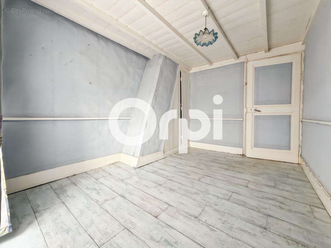 Maison 2 chambres, bureau, cave et cour à Coudekerque-Branche (59210) - photo 8