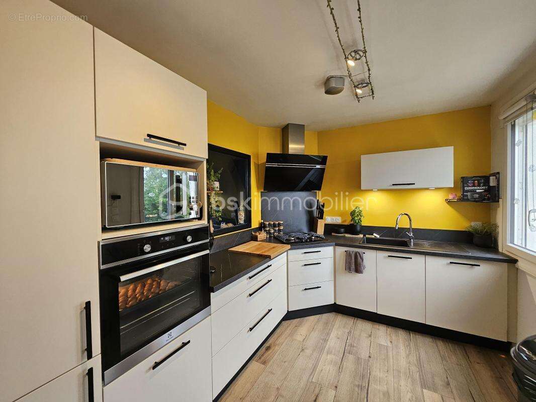 ***** maison bien rénovée, 3 chambres, cuisine équipée avec jardin intime et grand sous-sol***** - photo 4