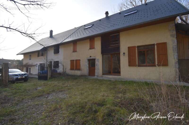 Maison à SAINT-THIBAUD-DE-COUZ