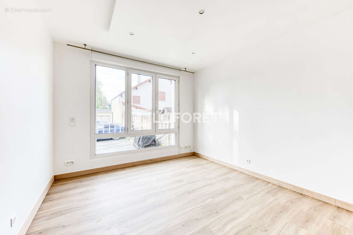 Appartement à PONTAULT-COMBAULT