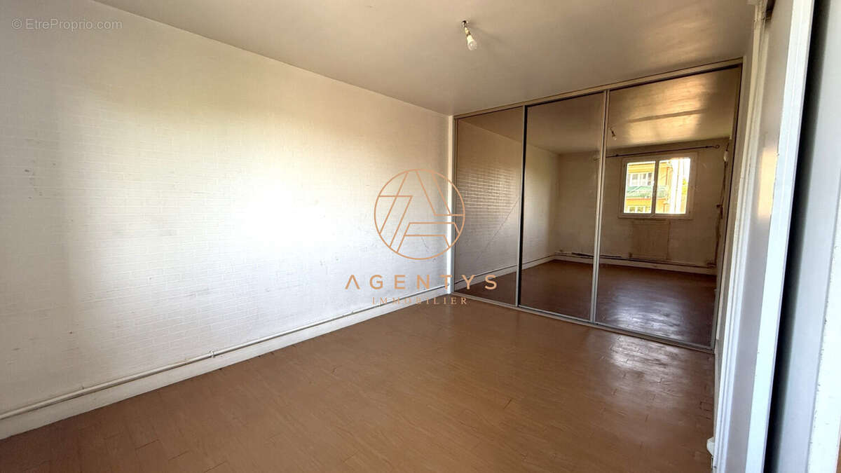 Appartement à LE PLESSIS-TREVISE