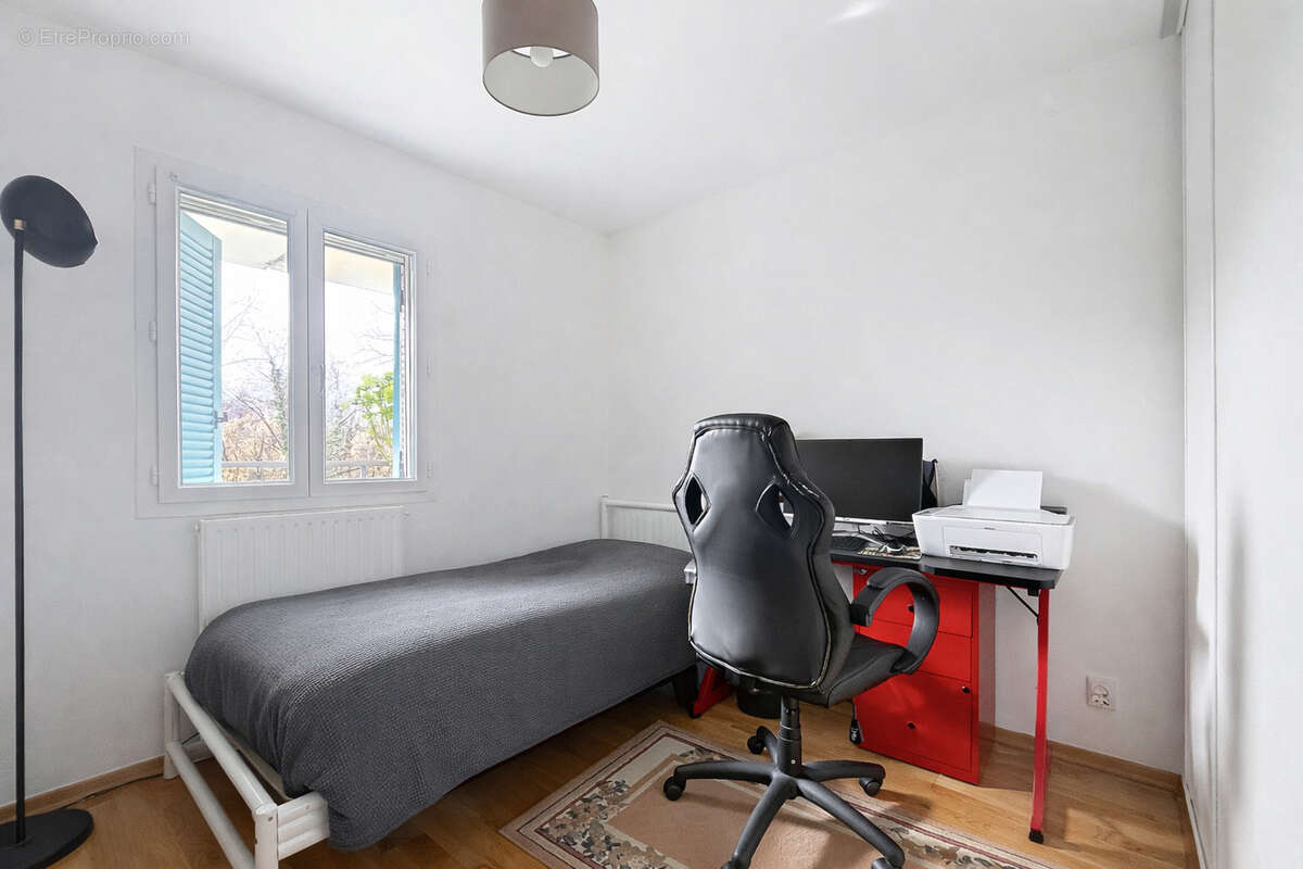 Appartement à BONNE