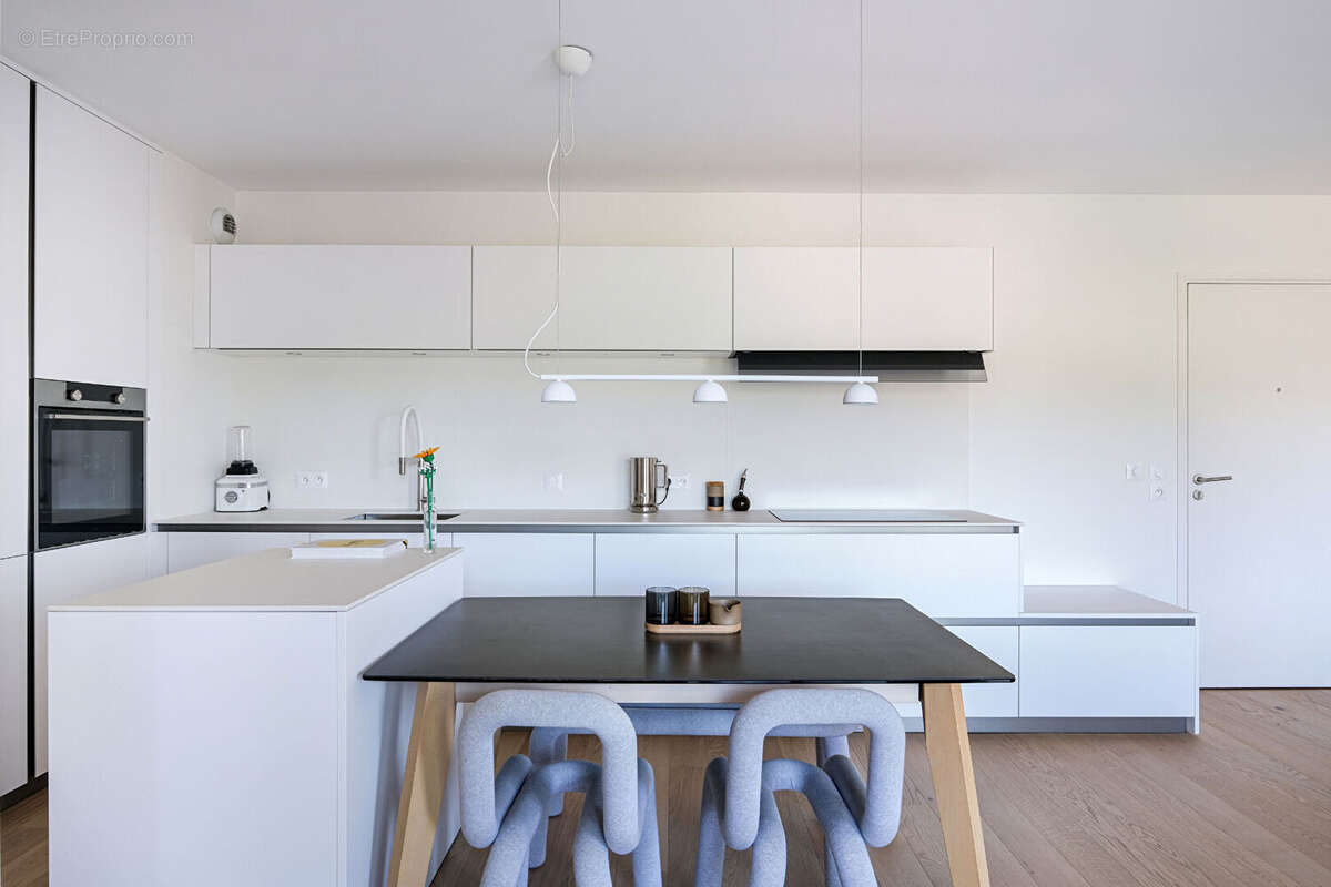 Appartement à LES ROCHES-DE-CONDRIEU