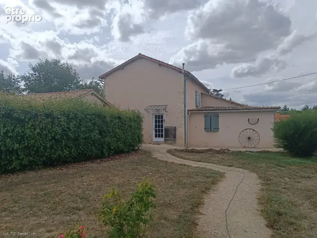 Très Belle Maison Ancienne de 3 Chambres avec Piscine et Terrain de Plus d'Un Hectare - photo 40