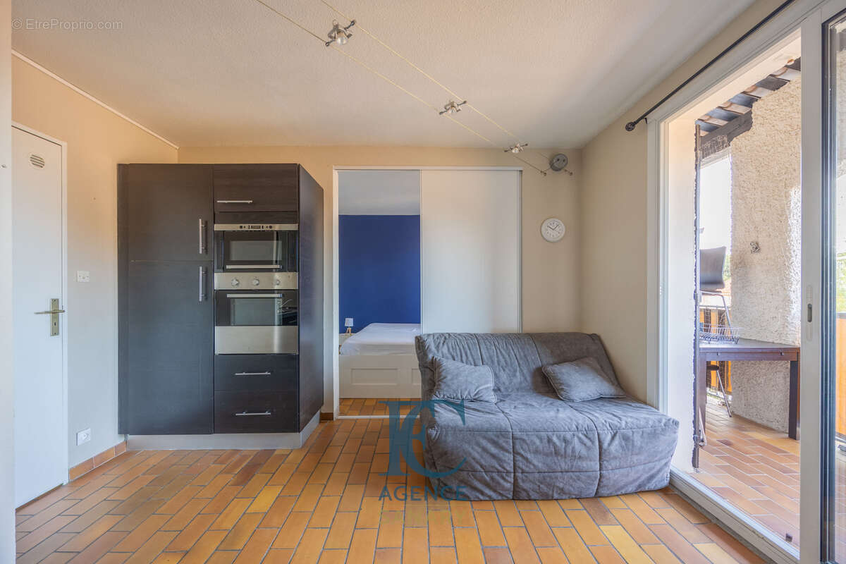 Appartement à SAINT-CYR-SUR-MER