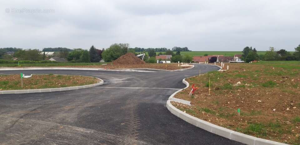 Terrain à COURVILLE-SUR-EURE