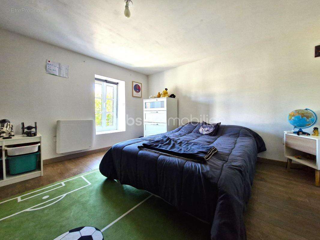 Maison à SAINT-GERMAIN-LA-VILLE