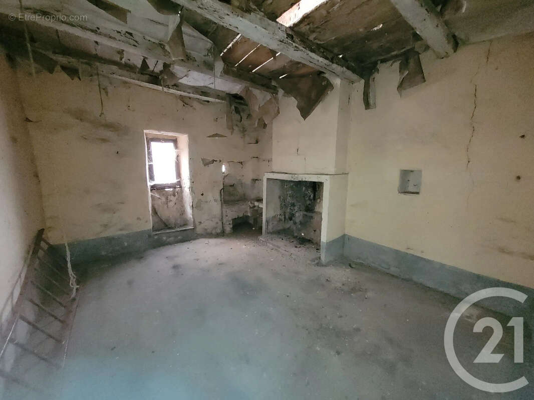 Maison à LES CABANNES