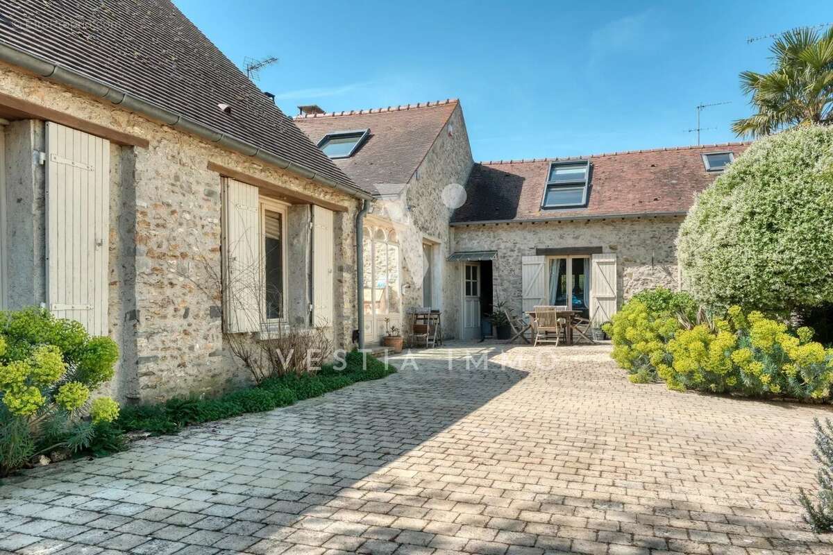 Maison à DOURDAN
