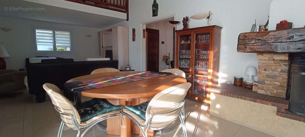 ** Sud ** MAISON Double ** Terrasse & Piscine ** Vue Dégagée ** (83500) LA SEYNE SUR MER **ur Mer 6 pièce(s) - photo 7