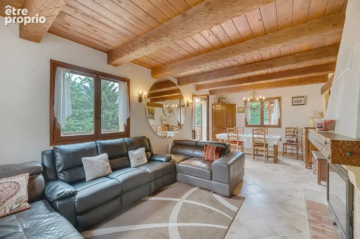 Saint-Martin-Vésubie — Chalet avec appartement indépendant et terrain de 1 054 m2 - photo 3