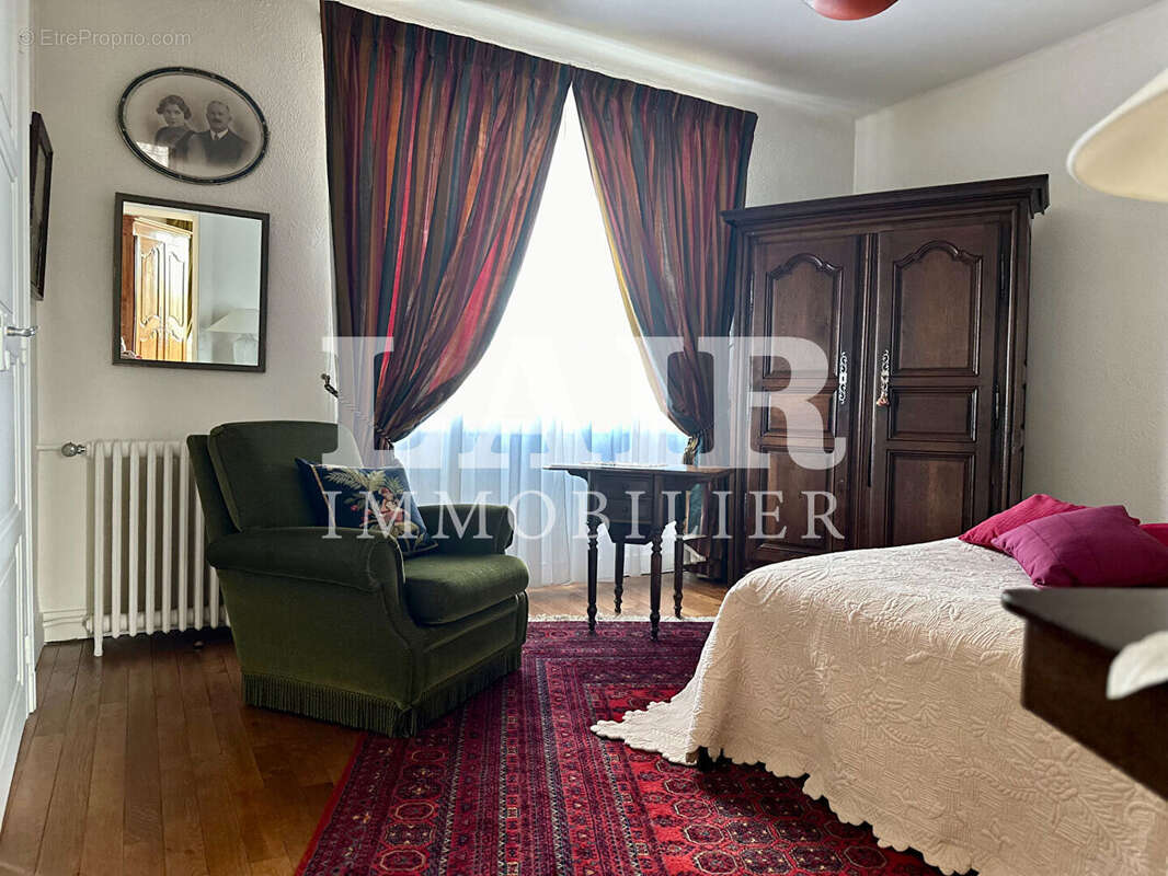 Maison à LE MELE-SUR-SARTHE