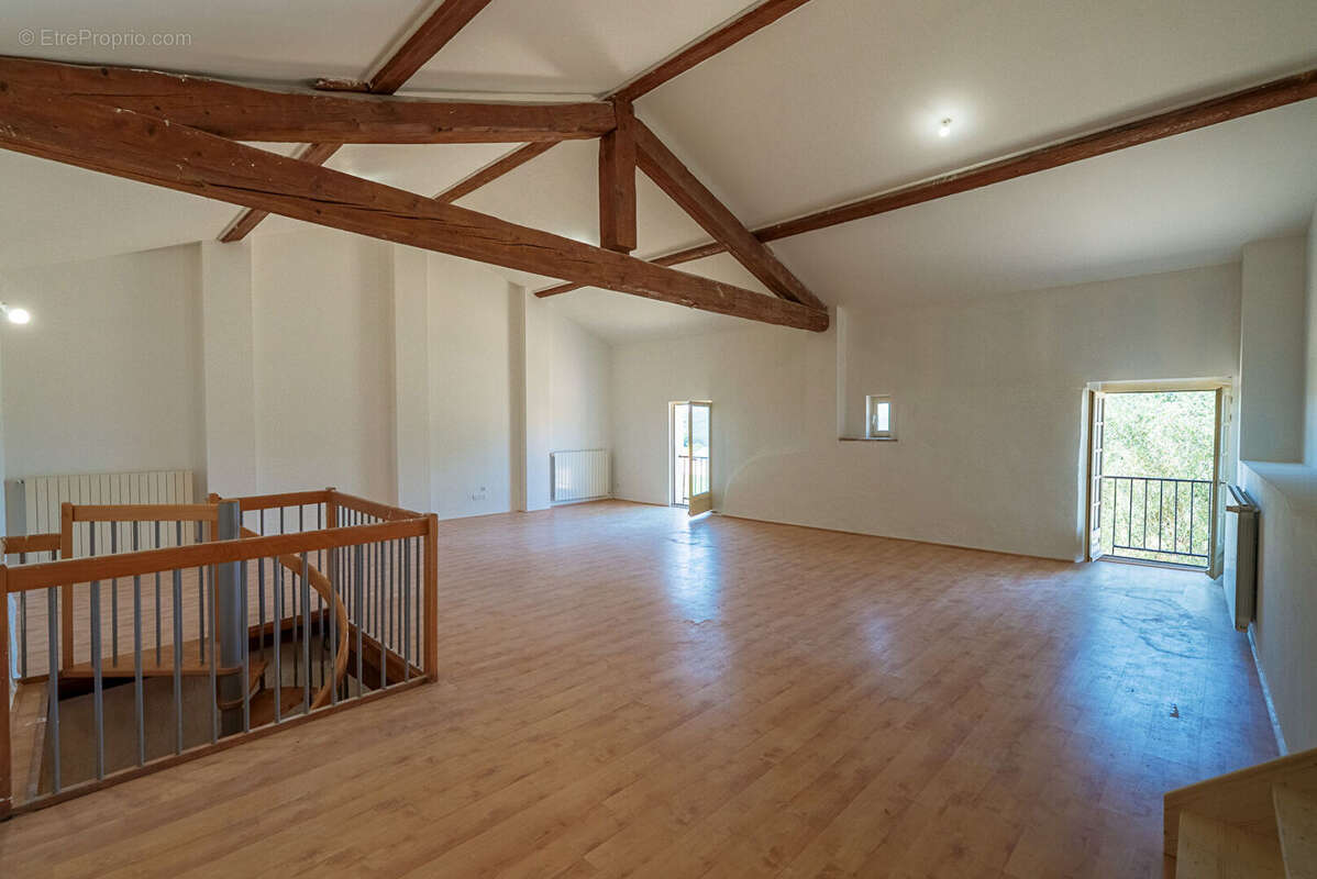 CARCASSONNE - RAZES Corps de ferme T12  976m² (412m² hab.) avec 2 logements, piscine, et dépendances, sur 1 hectare - photo 6