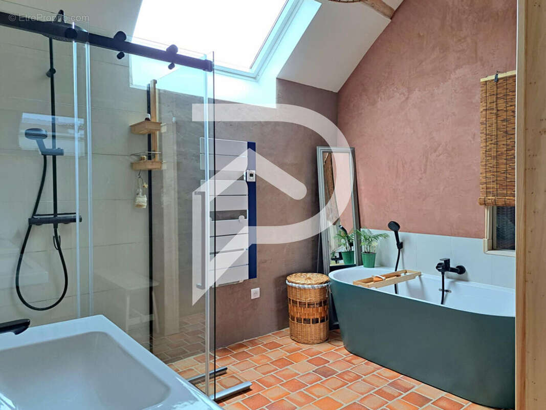 Maison à MILLY-SUR-THERAIN