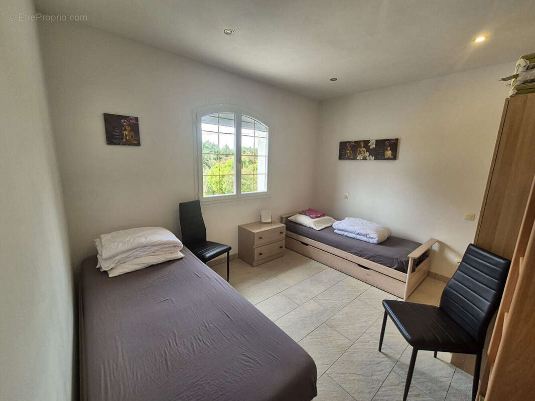 Maison Arnaud Guilhem 6 pièce(s) 150 m2 - photo 6
