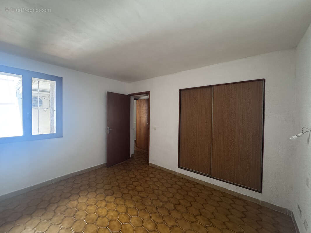 À vendre à Port-Vendres : appartement de 3 pièces avec cour - photo 18
