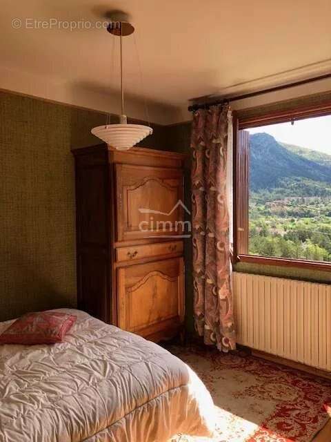 Maison traditionnelle avec terrain et garage - photo 10