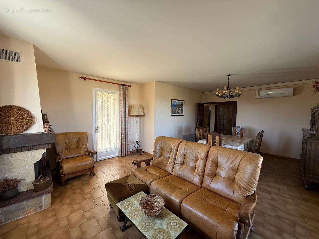 Maison à LABLACHERE