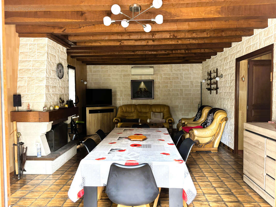 Maison à FOUCHEROLLES