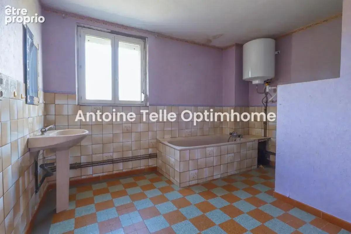 La Groise - Maison individuelle avec grange sur terrain de 950m² - Opportunité de rénovation à saisir - photo 10