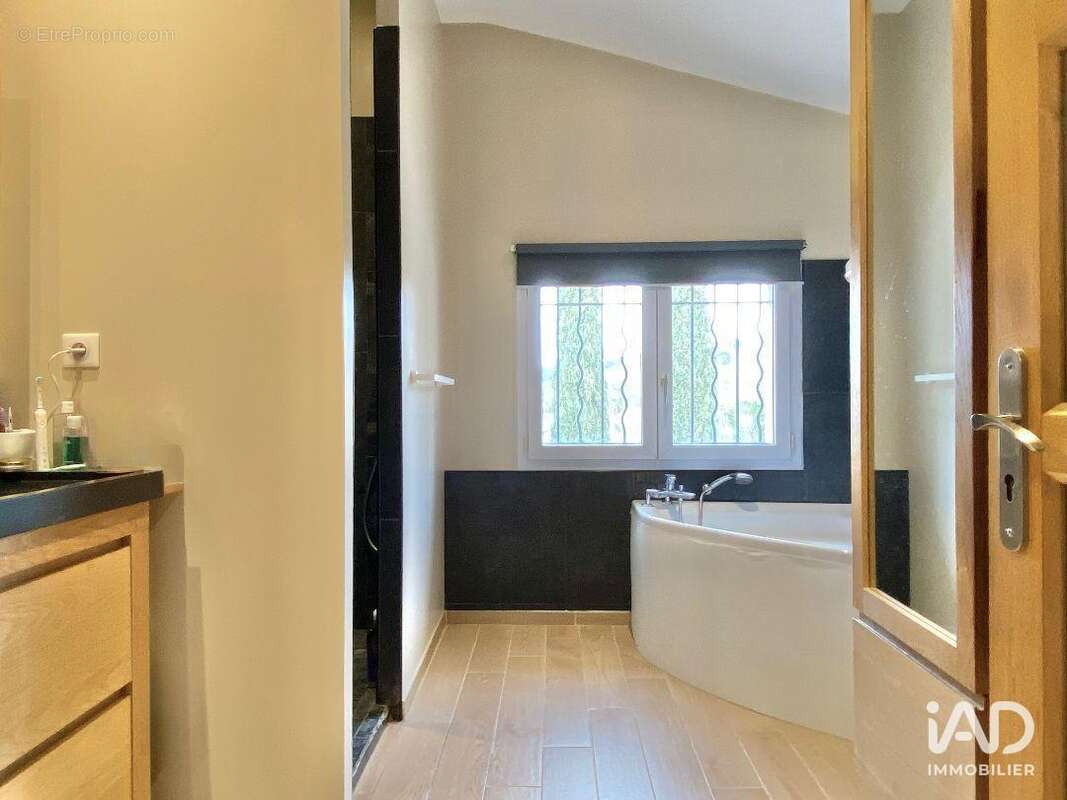 Maison 180 m² à Aix-En-Provence  - photo 9