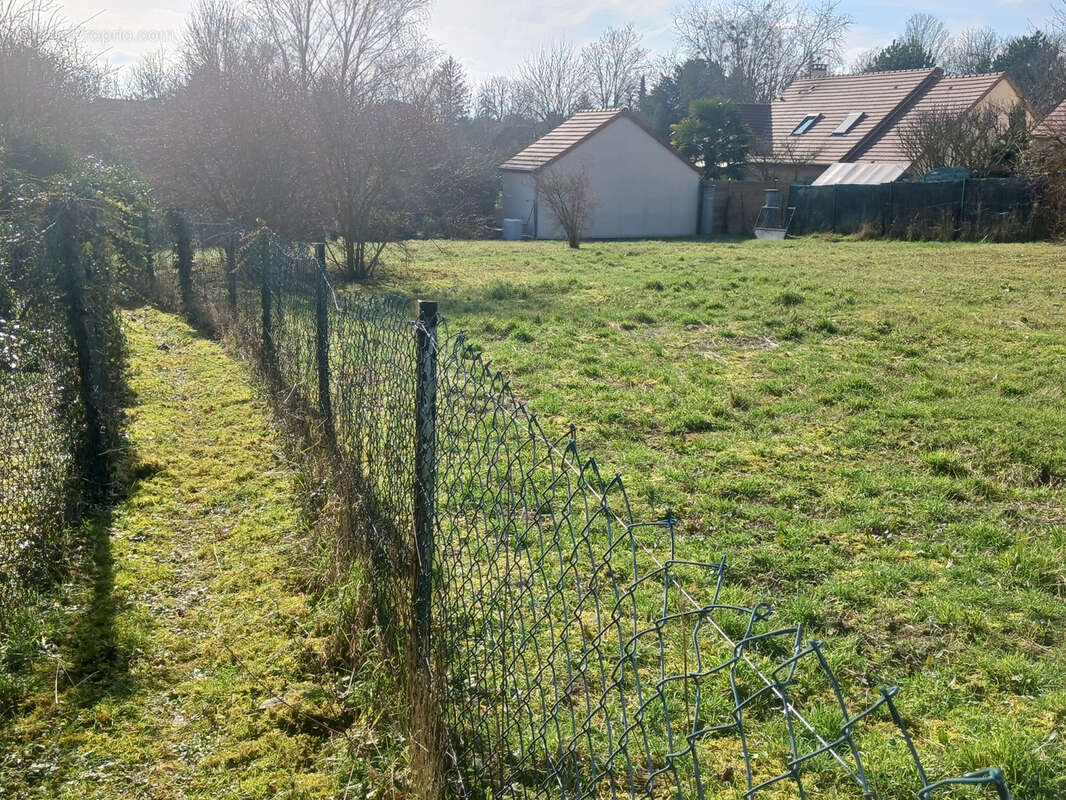 Terrain à BEAUNE-LA-ROLANDE