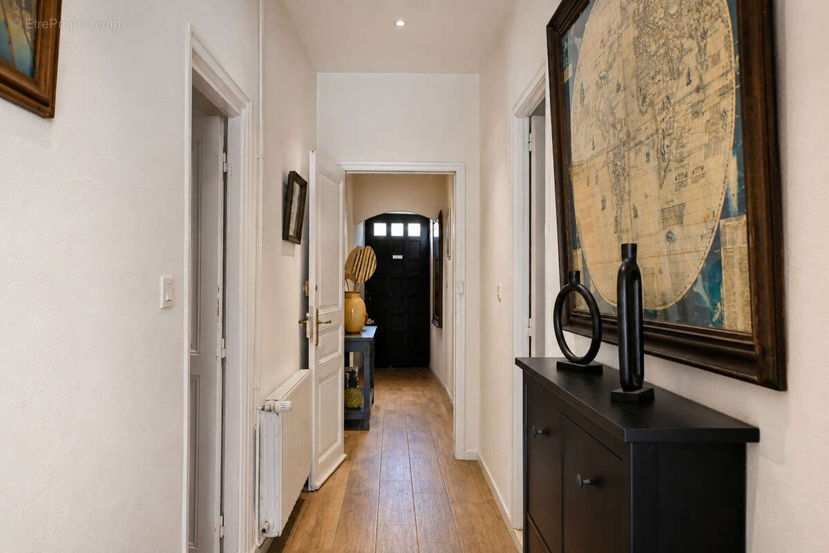 Maison de caractère avec piscine et doubles garages quartier Pasteur - photo 10