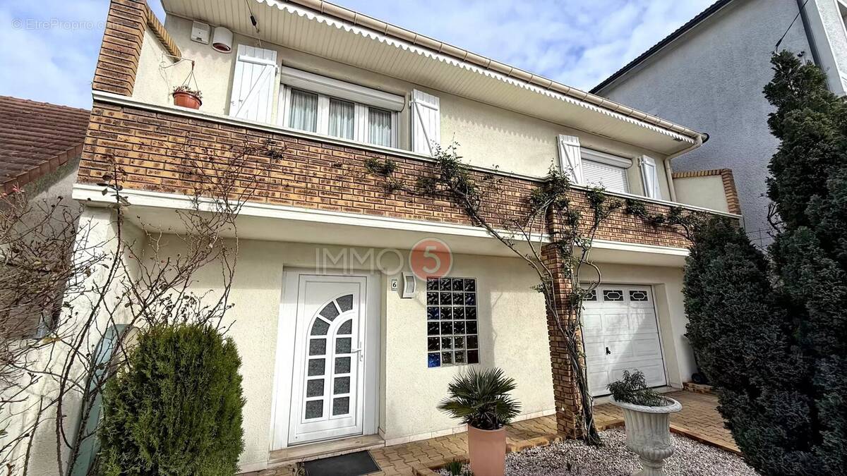 Maison à LIVRY-GARGAN